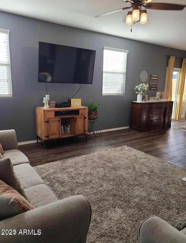 Foto del edificio - 2469 N 73rd Dr