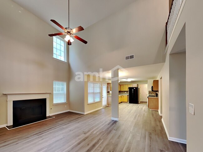 Foto del edificio - 5341 Caitlin Ln