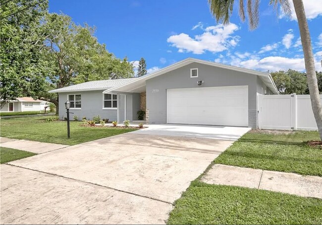 Foto del edificio - 2558 E Rosery Rd