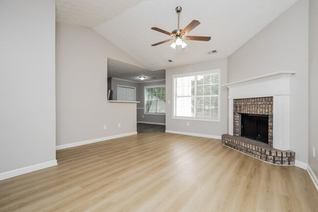 Building Photo - 308 Kellys Walk
