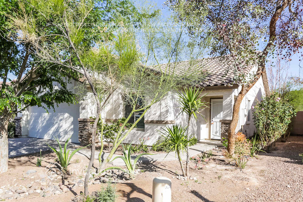 Primary Photo - 908 W Roeser Rd