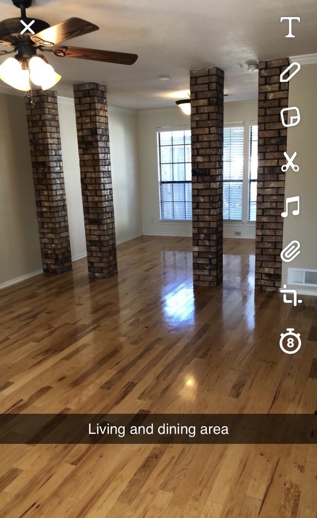 Building Photo - 609 Windgate Ct