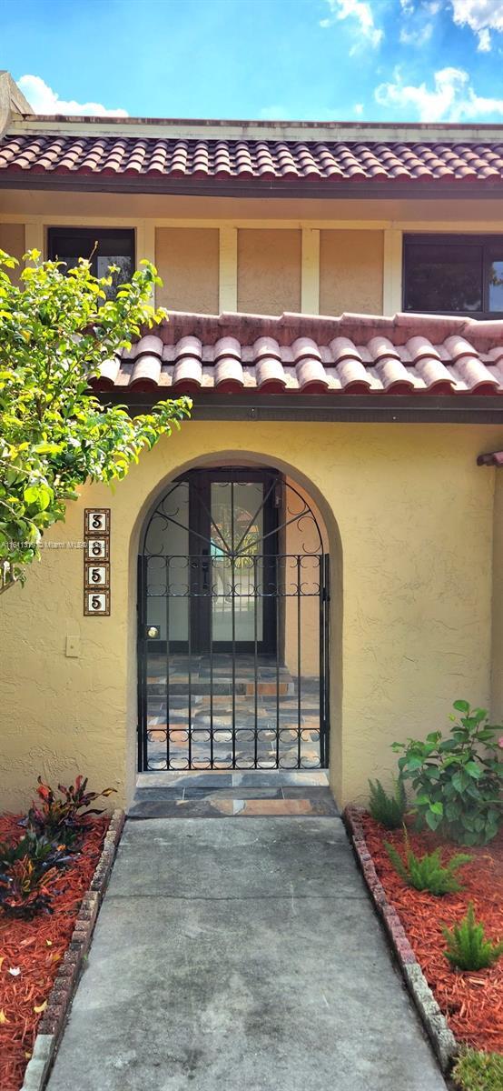 Building Photo - 3855 Alcantara Ave