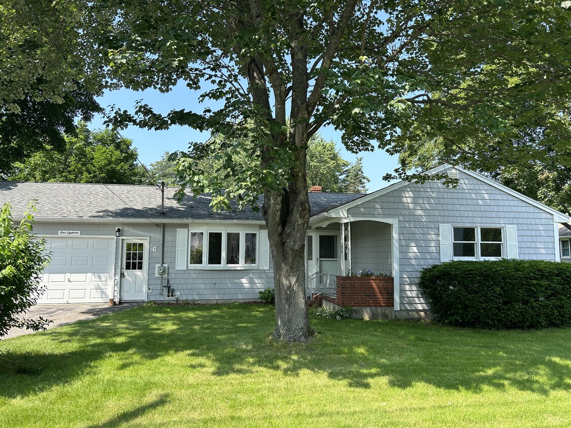 Primary Photo - 118 Pierce St