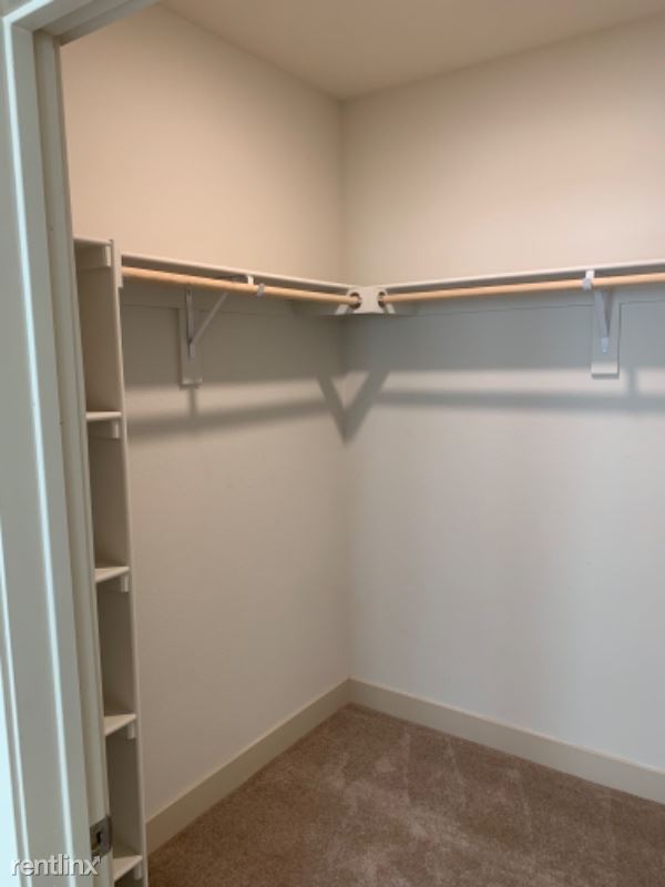 Building Photo - 8570 S Oak Cir