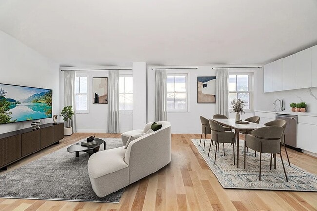 Building Photo - 557 Hudson Street