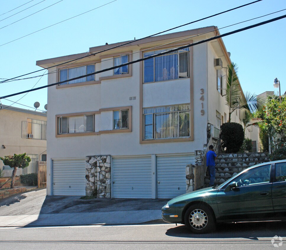 Foto del edificio - 3419 Club Dr