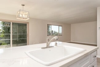 Building Photo - 3625 Vista Oceana