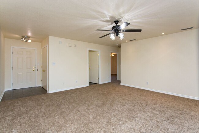 Foto del edificio - Spacious 2 Bedroom Home!