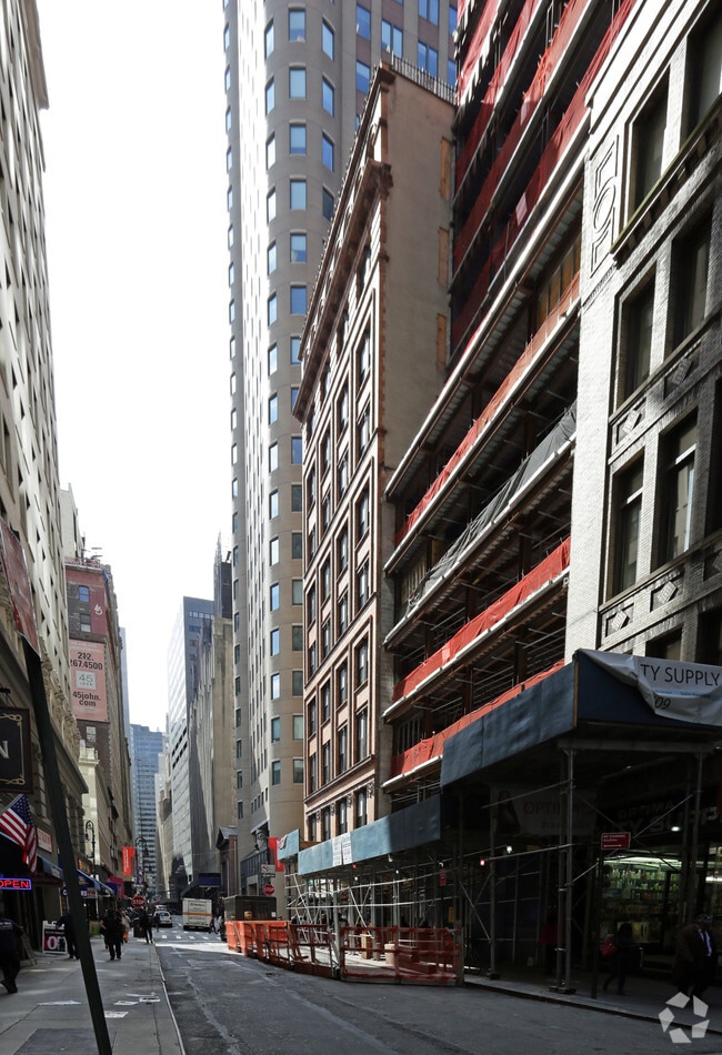 Building Photo - 65 Nassau St