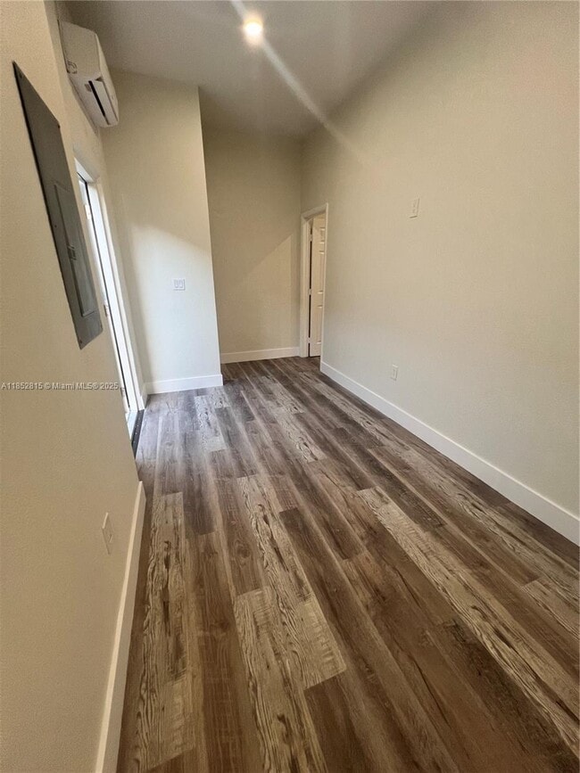 Foto del edificio - 1031 NE 17th Terrace