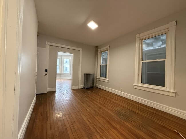 Building Photo - 380 Orange St