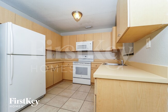 Building Photo - 1941 SW 38th Ave