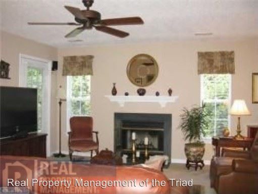Building Photo - 21 Meadowood Glen Way