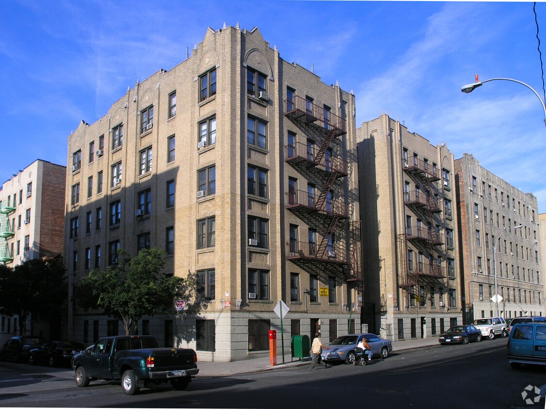 Building Photo - 1781 Clay Ave