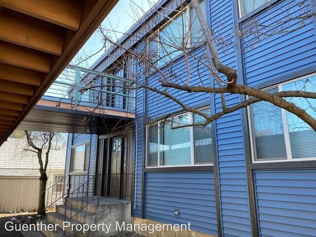 Building Photo - 1013 E Sharp Ave