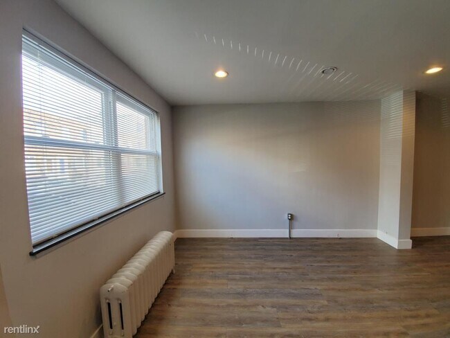 Building Photo - 3 br, 1 bath House - 2559 Tulip St