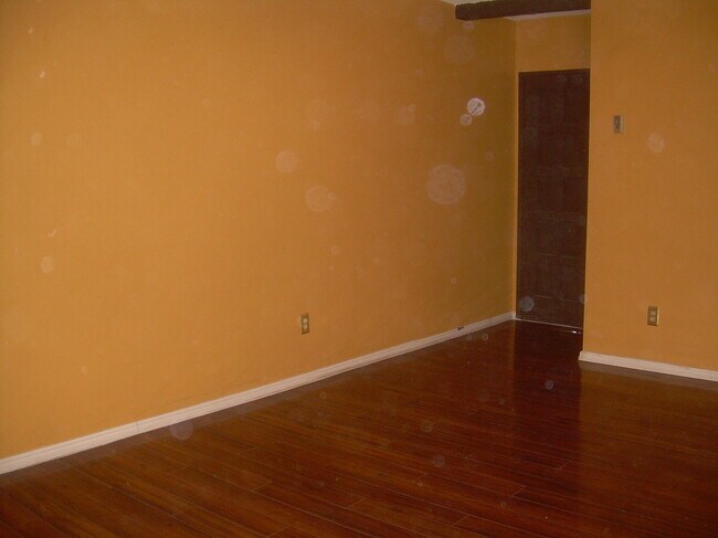 Foto del edificio - 727 N Eucalyptus Ave