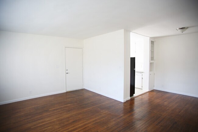 Living and dining area - 14223 Sherman Way