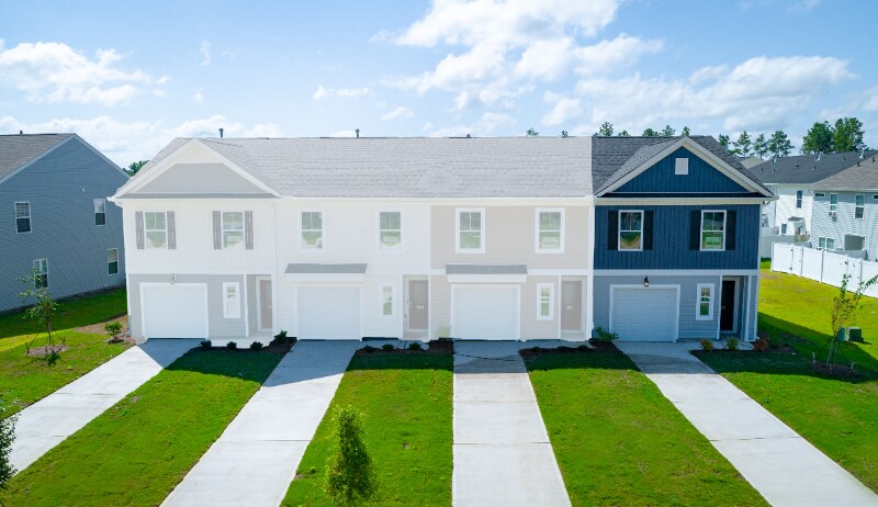 Primary Photo - 207 Winding Chestnut Dr