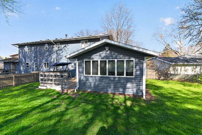 Foto del edificio - 3051 Greenway Trl