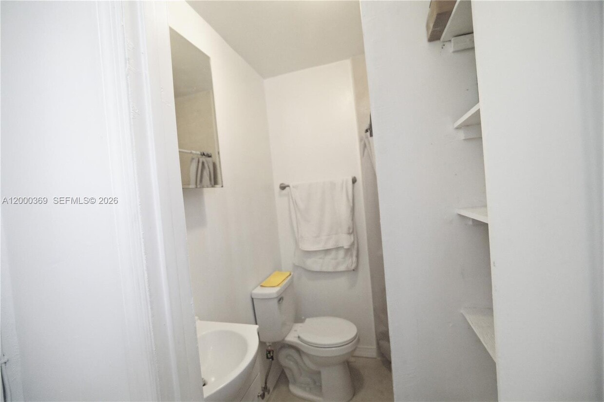 Building Photo - 853 NE 153rd Terrace