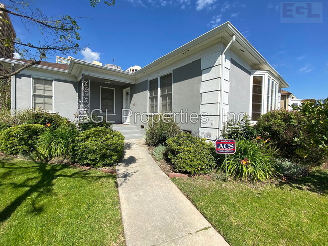 Photo - 10749 Wellworth Avenue House