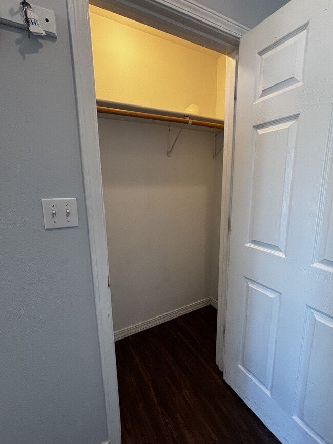 Building Photo - 110 Ashbrook Ln