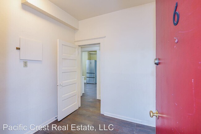 Building Photo - 706 N 42nd St