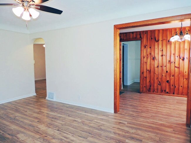 Building Photo - 4 Bed - 1.5 Bath Cape Cod for Rent in Clev...