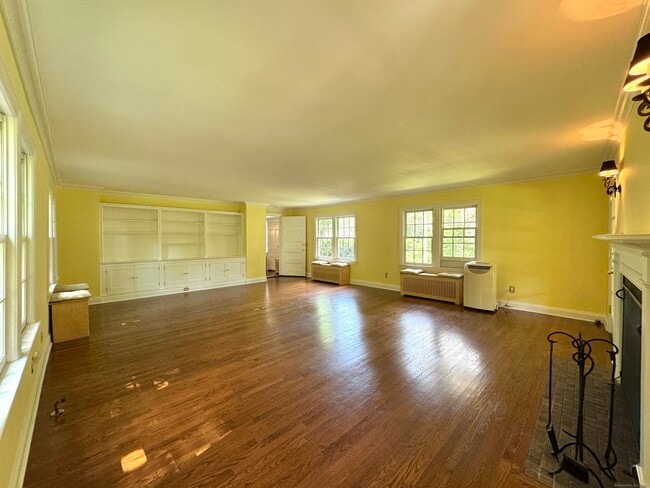 Building Photo - 153 Black Rock Tpke
