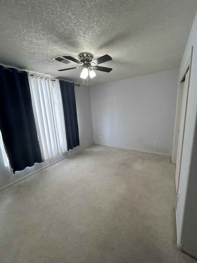 Foto del edificio - 4436 Snow Heights Cir SE