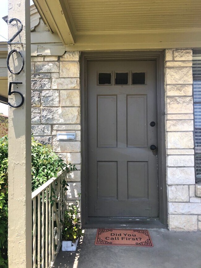 Photo - 205-207 Tennant Apartment