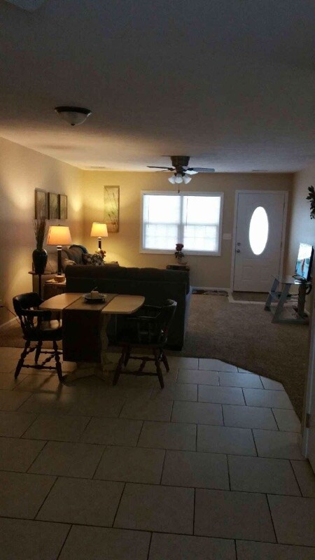 Foto del edificio - 1007 W Union St