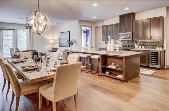 Foto del edificio - 8602 Preston Rd