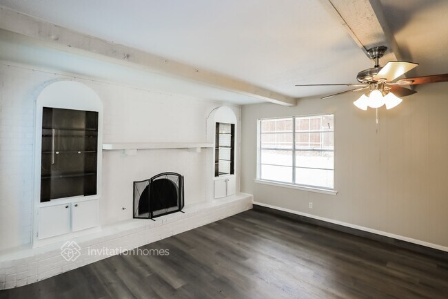 Building Photo - 436 Circleview Dr S