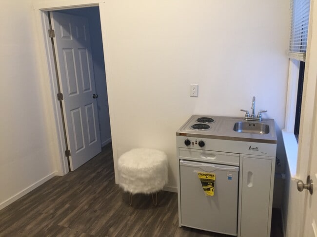 Building Photo - 1080 Folsom St