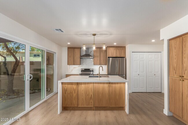Foto del edificio - 7647 E Montecito Ave