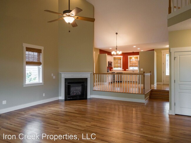 Building Photo - 3 br, 2.5 bath House - 33 Craftsman Circle