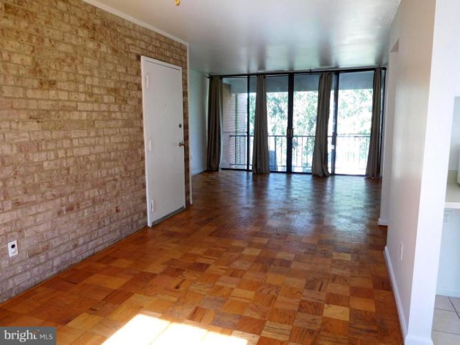 Foto principal - 734 Quince Orchard Blvd