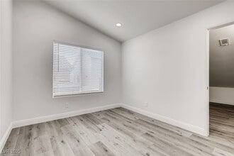 Building Photo - 1601 Vespertina Ct