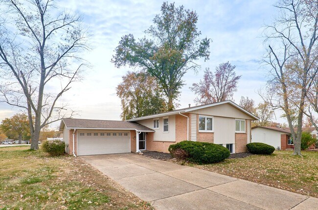 Foto del edificio - 5134 Red Cedar Ct