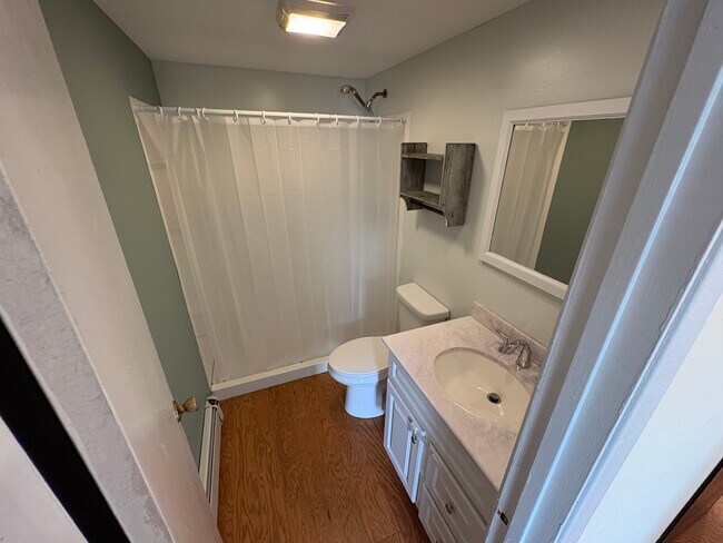 Foto del edificio - 385 West Dr