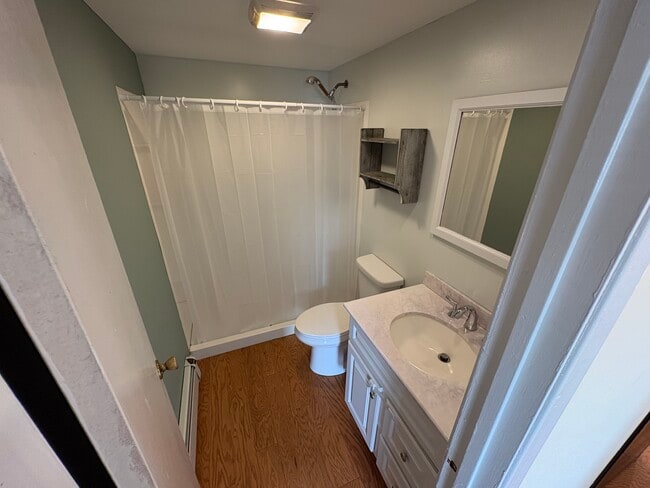 Building Photo - 385 West Dr