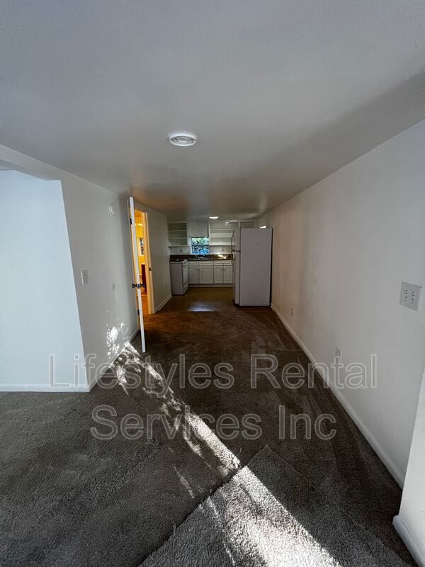Foto del edificio - 3719 Mayflower St#C C
