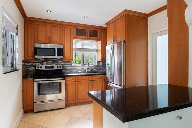 Foto del edificio - 3441 Oak Ave