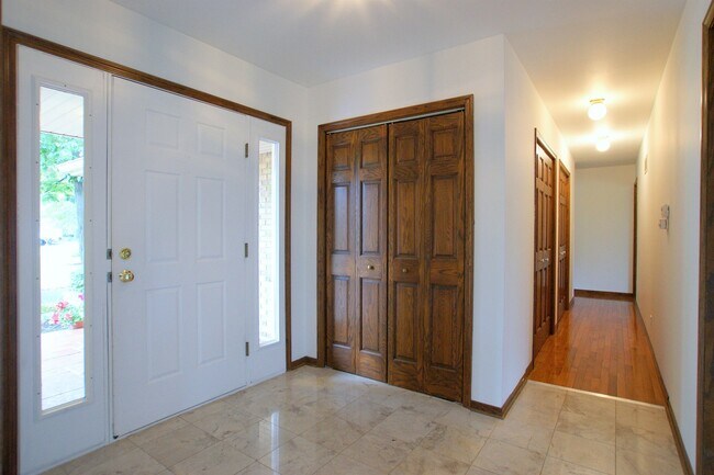 Building Photo - 23566 W Horizon Spur