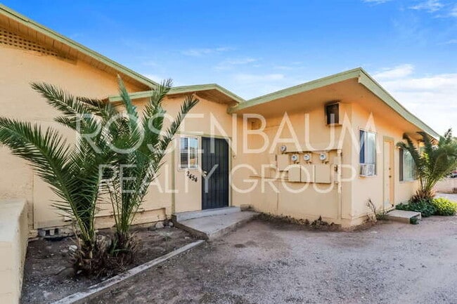 Building Photo - Cozy studio apartment in the heart of Tucson!