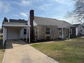 Building Photo - 747 N Knoxville Ave