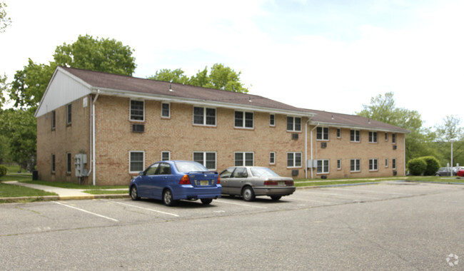 Robin Hill - Robin Hill Apartments